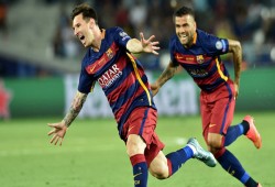 بعد مباراة ماراثونية .. برشلونة يحسم لقب السوبر الأوروبي بفوزه على أشبيلية 4/5 (فيديو)