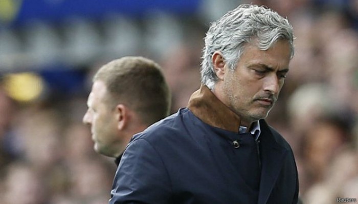 تشيلسي يصارع "الهبوط" بعد 3 هزائم في الدوري الانجليزي .. ومانشيستر يحسم الكلايسكو (فيديو)