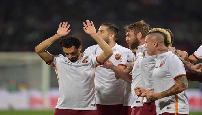 صلاح يقود روما لتصدر الدوري بالفوز على فريقه القديم فيورنتينا ويخرج مطرودا (فيديو)