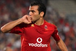 الأهلي ينفرد بالصدارة بعد هدف قاتل لمتعب في مرمى بتروجيت (فيديو)