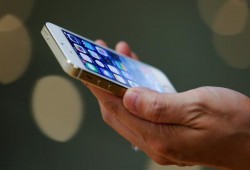 استخدام الموبايل لأكثر من 8 ساعات يوميا يسبب العجز الجنسى