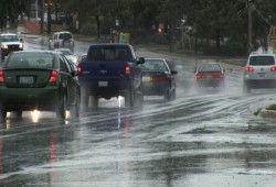 كيف تقود بأمان في أجواء الشتاء الصعبة؟