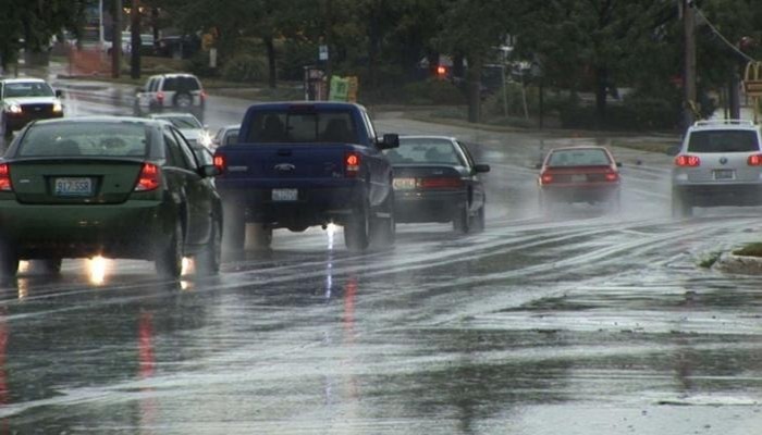 كيف تقود بأمان في أجواء الشتاء الصعبة؟