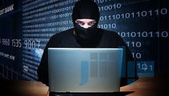 تعرف على 6 أخطاء تهدد باختراق حسابك على فيسبوك وتويتر