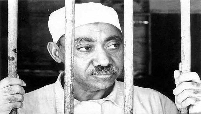 سيد قطب: في ظلال آية {إِنَّا لَنَنْصُرُ رُسُلَنَا وَالَّذِينَ آمَنُوا فِي الْحَيَاةِ الدُّنْيَا وَيَوْمَ يَقُومُ الْأَشْهَادُ}