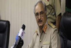 قوات "كوماندوز" فرنسية تصل إلى ليبيا لدعم حفتر في بني غازي