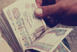نقدم لك 6 نصائح للحفاظ على مدخراتك بعد تراجع قيمة الجنيه في عهد السيسي