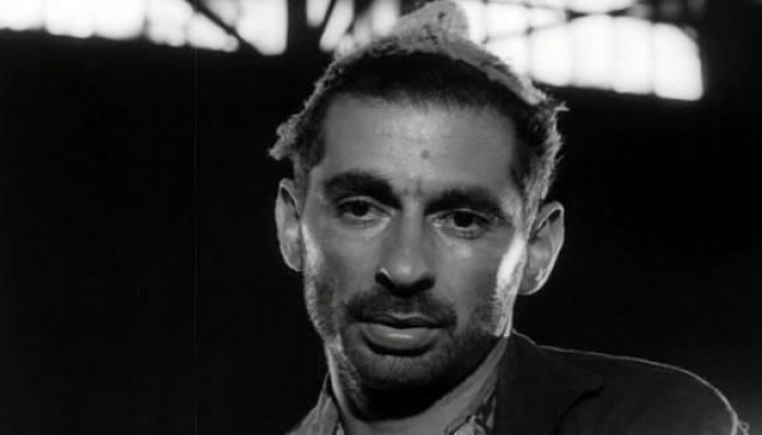 وائل قنديل يكتب : الجنرال للبيع