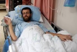 "الأمعاء الخاوية" تنتصر.. الاحتلال يوافق على الإفراج عن "القيق"