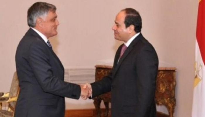 بعد ضرب عكاشة بالحذاء..سفير"الاحتلال الإسرائيلي"بمصر:أقابل السيسي بانتظام ونحارب حماس معاً