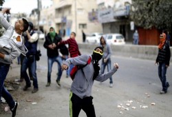 إصابة 10 جنود "صهاينة" في مواجهات مع شباب فلسطينيين قرب القدس