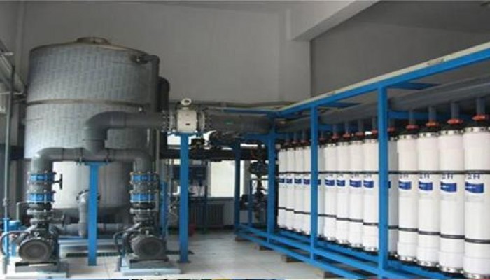 الإسكندرية.. اختناق عشرات التلاميذ بعد انفجار ماسورة "كلور" بشركة المياه