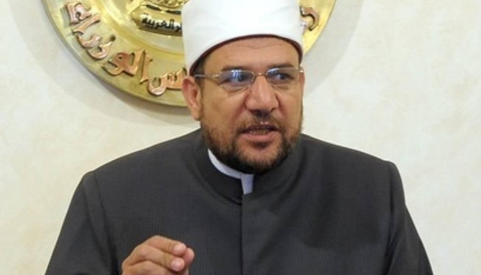 بالمستندات.. سفر نجل وزير أوقاف السيسي وزوجته للحج على نفقة الوزارة(من جيب الشعب)!