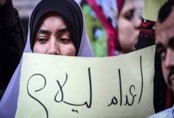 والدة محكوم بالإعدام بـ"كفر الشيخ" : إبني تعرض للتعذيب قبل أن تحال أوراقه للمفتي