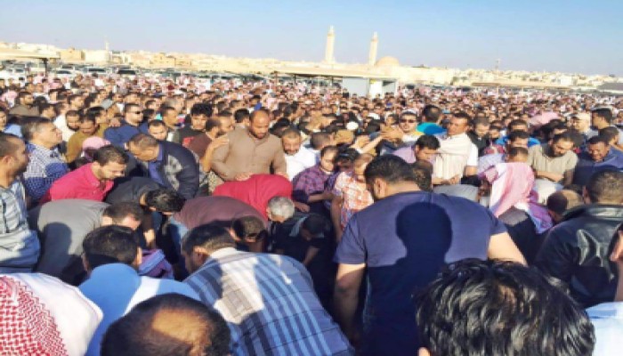 رسالة من "كفيل سعودي" تحشد الألاف لتشييع جنازة "مصريين"