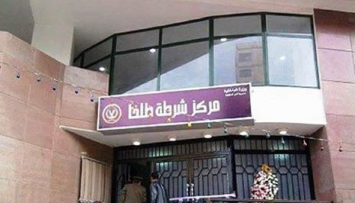 ضابط يعتدي بالضرب على معتقلي مركز شرطة ‫‏طلخا‬.. والتهمة: "بيغنوا ويصقفوا"!!