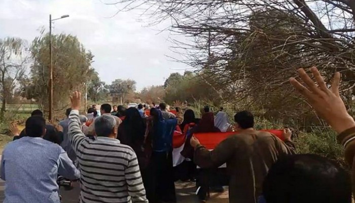 سلسلة بشرية لثوار "‏تلا" بالمنوفية تتحول الى مسيرة