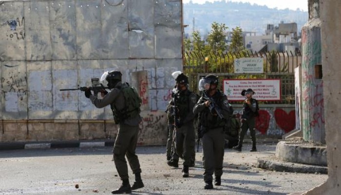 المستوطنون يقتحمون الأقصى