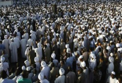 الالاف يشييع جثمان "حسن الترابي" بالعاصمة السودانية