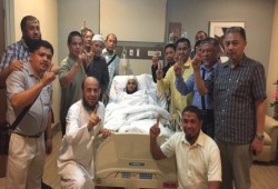 دعاة مانيلا يزورون الشيخ"عائض القرني" بعد نجاته من محاولة اغتيال