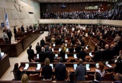 "الكيان الصهيوني" يناقش قانونا يمنع استخدام مكبرات الصوت في المساجد