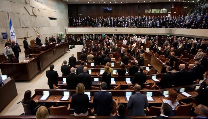 "الكيان الصهيوني" يناقش قانونا يمنع استخدام مكبرات الصوت في المساجد