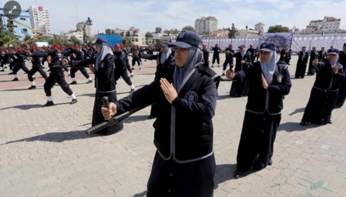 ''داخلية'' غزة تحتفل بتخريج ''دورة ضباط''