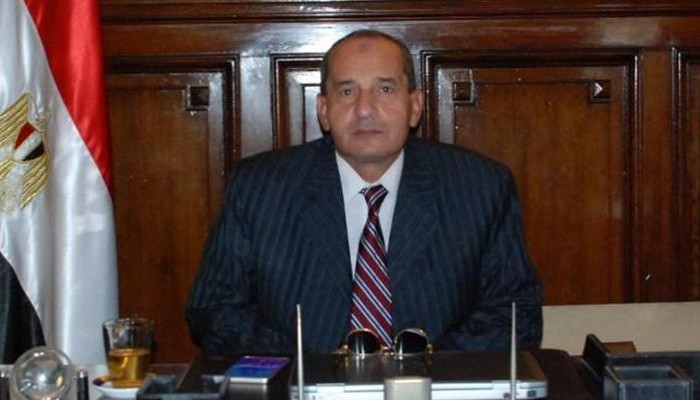وزير الزراعة بحكومة السيسي يقيل مكتشف فطر "الأرجوت" بالقمح من منصبه بالوزارة