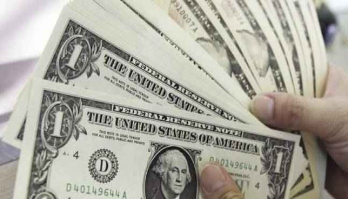 لأول مرة في تاريخه.. الدولار يكسر حاجز الـ10 جنيهات في "السوق السوداء"