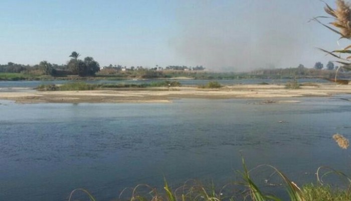بشائر سد النهضة .. انخفاض منسوب نهر النيل وظهور جزر رملية في المنيا