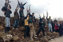 خبير إستراتيجي: ثوار سوريا في صراع ضد أمريكا وروسيا معا!