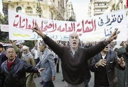 حكومة الانقلاب تعبث من جديد بأموال التأمينات وتظاهرات ضد السيسي