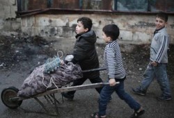 تقرير: أطفال سوريا يموتون جوعا وقوافل الإغاثة تنتظر