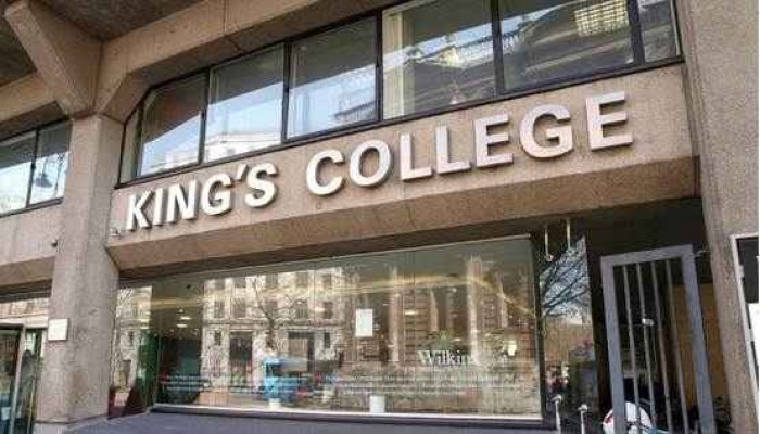 نزع نقاب طالبة مسلمة وتمزيقه بشكل عدواني داخل جامعة بريطانية