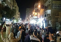 هتافات الثوار تزلزل شوارع منيا القمح