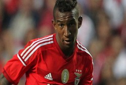 "بنفيكا" يتأهل لربع نهائي "الأبطال"  بعد فوز مثير على "زينيت" .. فيديو