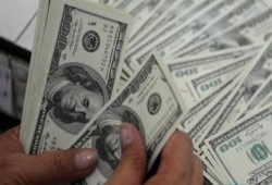 بعد تخطي الدولار حاجز العشرة جنيهات.. تويتر ساخرا: الجنيه غلب الكارنيه