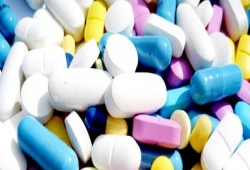 بالأسماء.. نقيب صيادلة الفيوم: نقص 500 نوع دواء من الأسواق بسبب "الدولار"