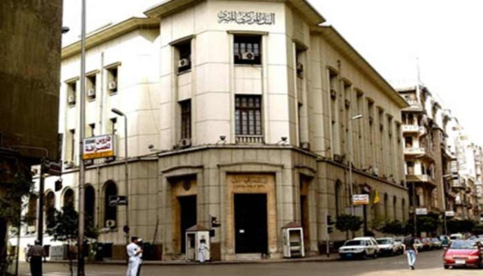 قرارات "مشبوهة" تهدد 400 ألف مستورد مصري