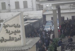 50 معتقل بـ"هيها" يضربون عن الطعام بسبب الضابط "إيهاب زهو"