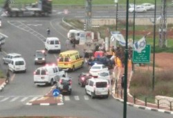 استشهاد 3 فلسطينيين وإصابة 3 صهاينه شرق الخليل (فيديو)