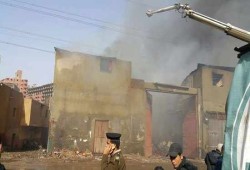الجيش و الداخلية يفشلان في اطفاء حريق "كاوتش شبرا" منذ 15 ساعة