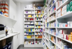 غرفة صناعة الأدوية: ارتفاع 200 صنف دوائي هذا العام بسبب الدولار