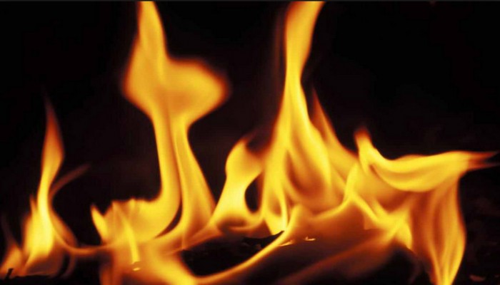 مصرع 3 أطفال حرقا أثناء لهوهم بمخلفات زراعة في أسيوط