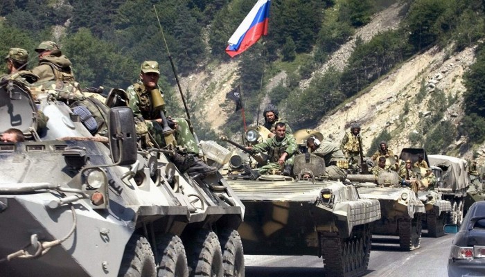 روسيا تبدأ في تنفيذ قرار سحب معداتها العسكرية من سوريا