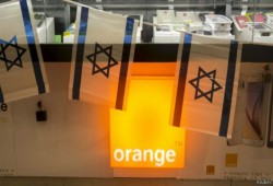 "أورانج" الفرنسية أحد دعائم المستوطنات الصهيونية تتراجع عن قرار  "الخروج من إسرائيل"