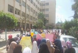 طلاب جامعة الزقازيق يطالبون بمحاكمة الزند