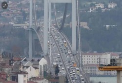 إعادة فتح جسر "البوسفور" عقب إغلاقه على خلفية سيارة "مشبوهة"