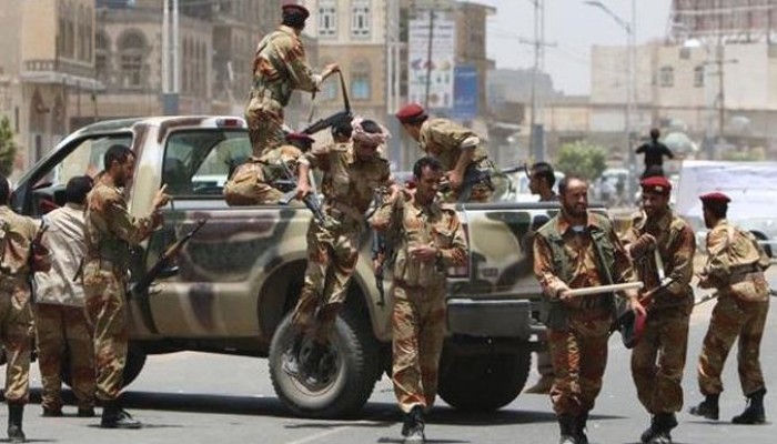الجيش اليمني الموالي لهادي يستعيد موقع للقوات الجوية في تعز