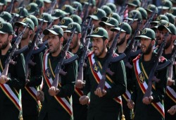 عقِب انسحاب روسيا.. إيران تُرسل قوات خاصة وقناصة إلى سوريا والعراق